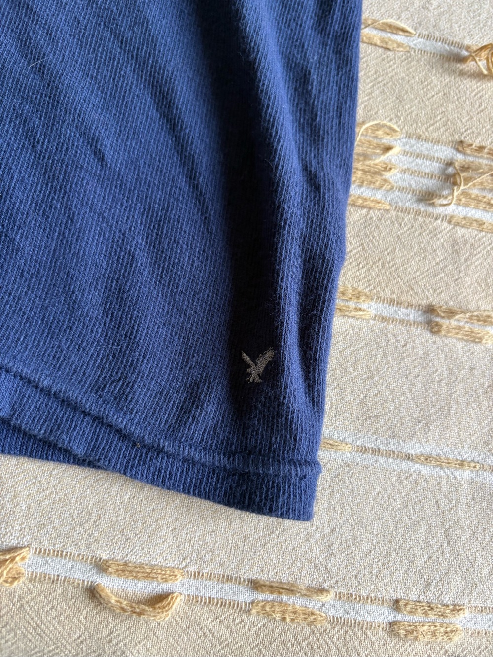Y2K American Eagle Outfitters Navy Short-Sleeve Henley Tee - Picture 4 of 4